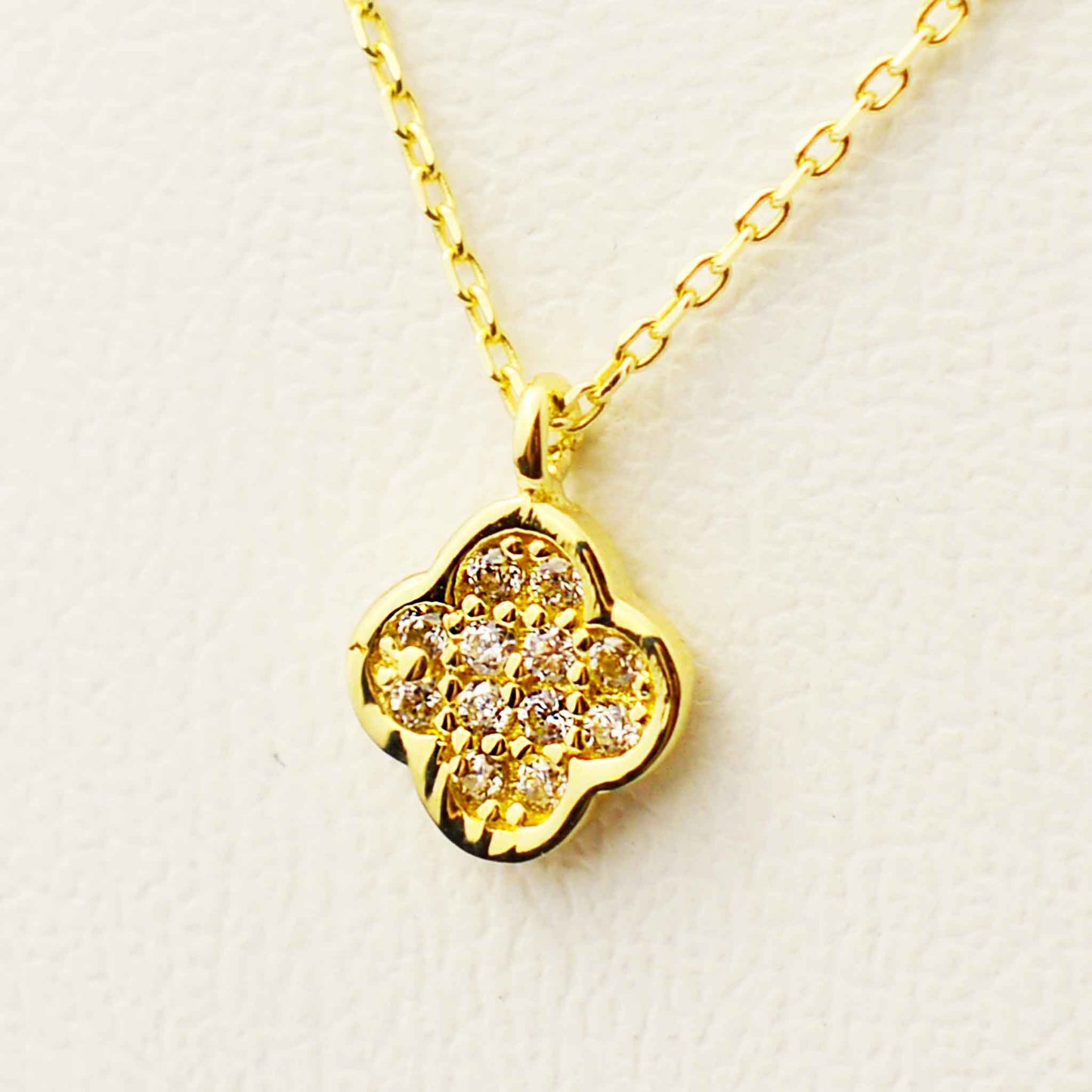 Gold necklace with Van Cleef pendant