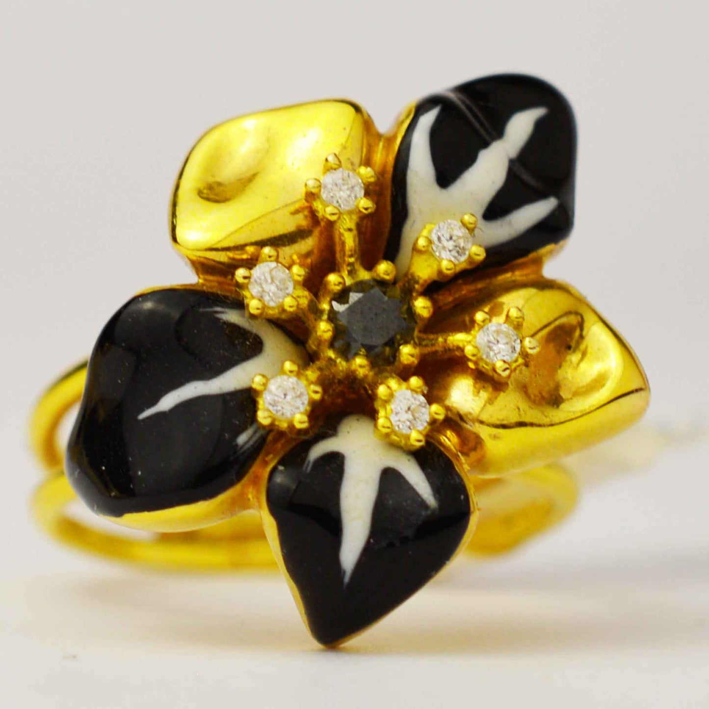 Italian gold ring with 18k gold plating