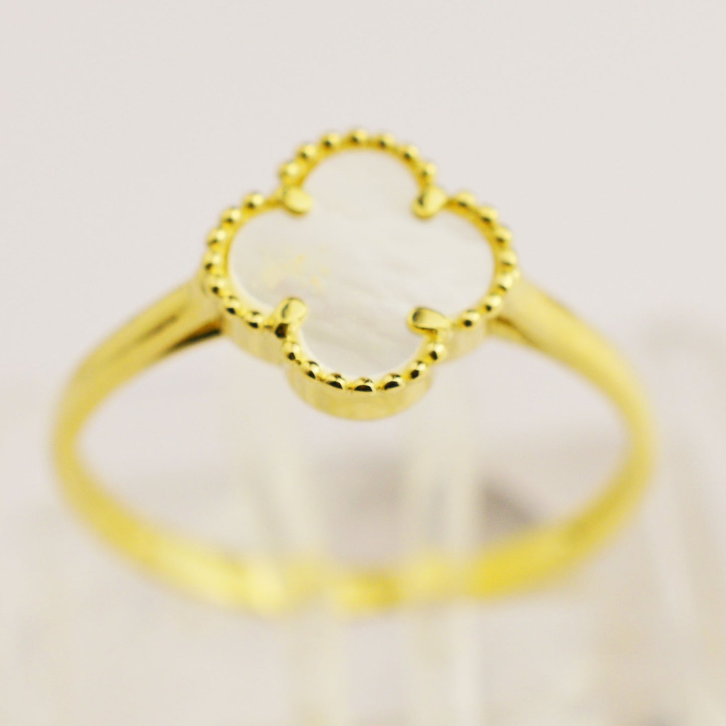Златен пръстен Van Cleef (бял)