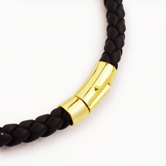 Златна гривна с кожа