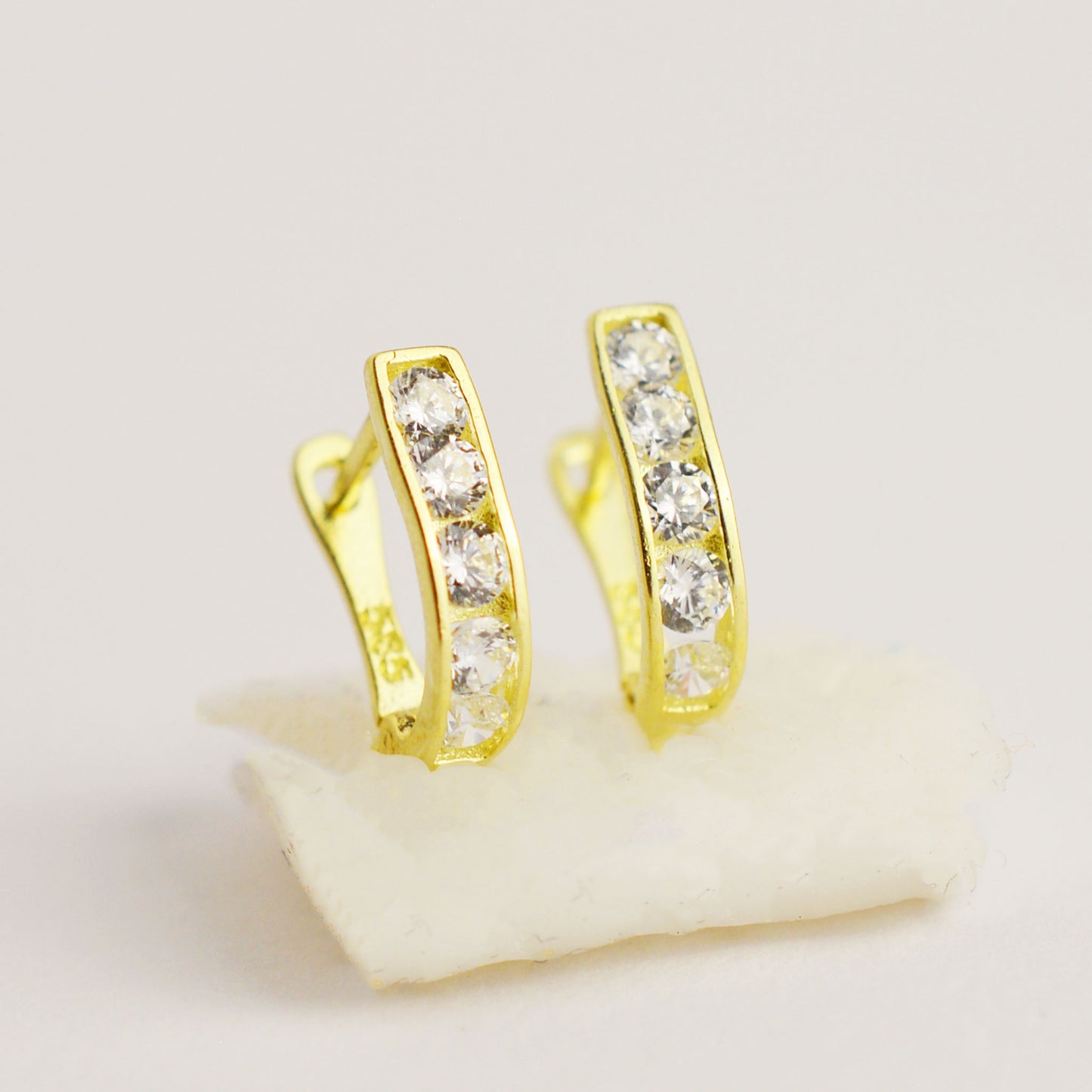 Gold children's earrings