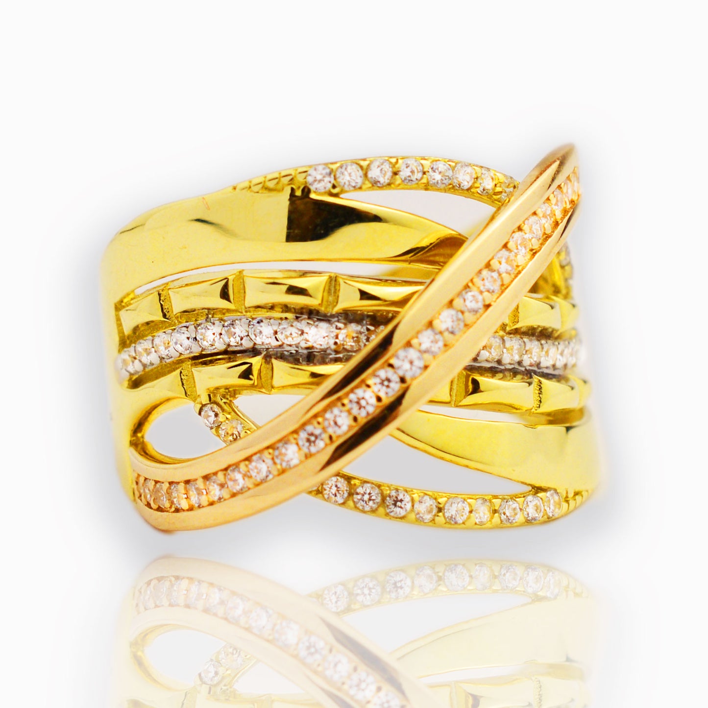 Gold ring made of white, yellow and rose gold