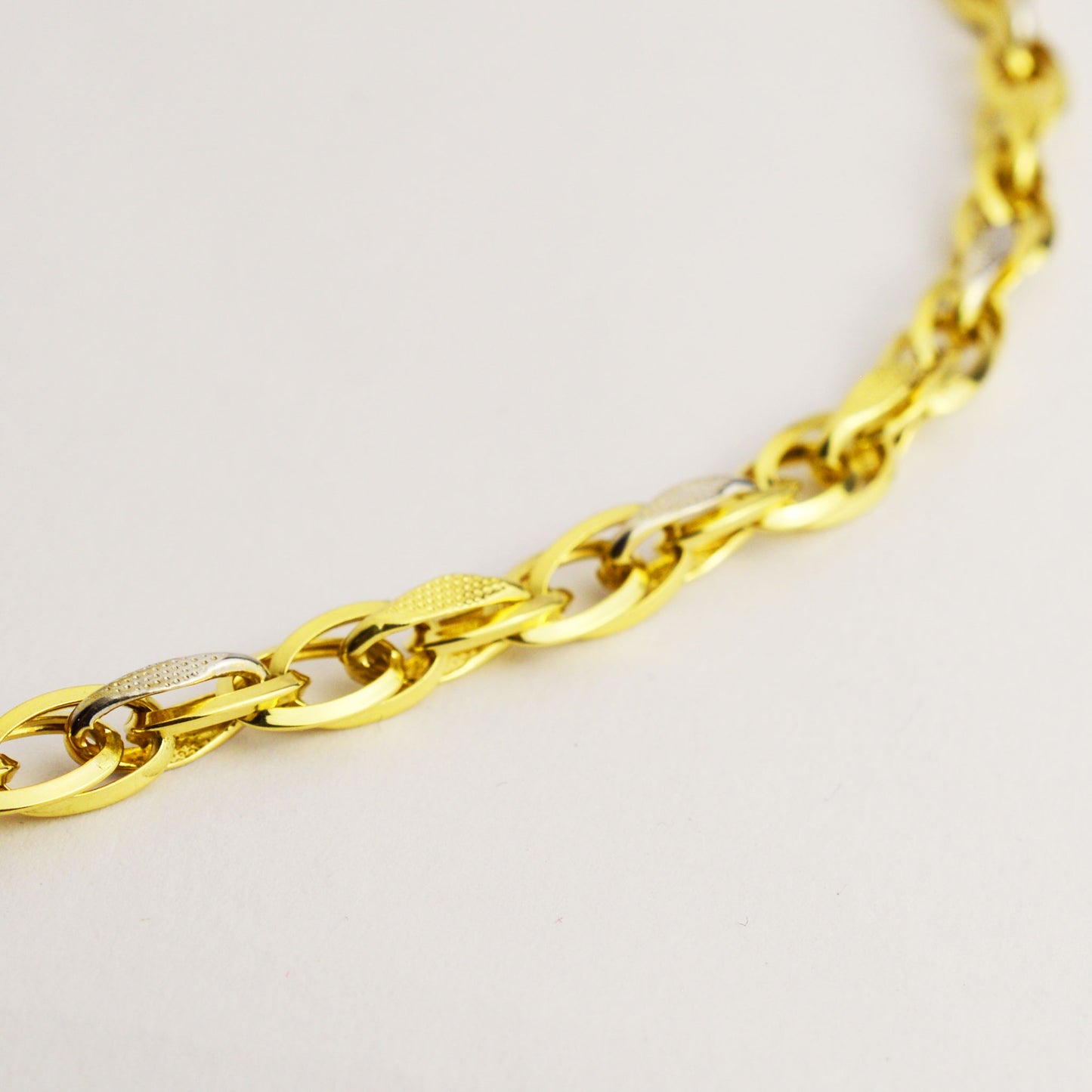 Women's gold chain