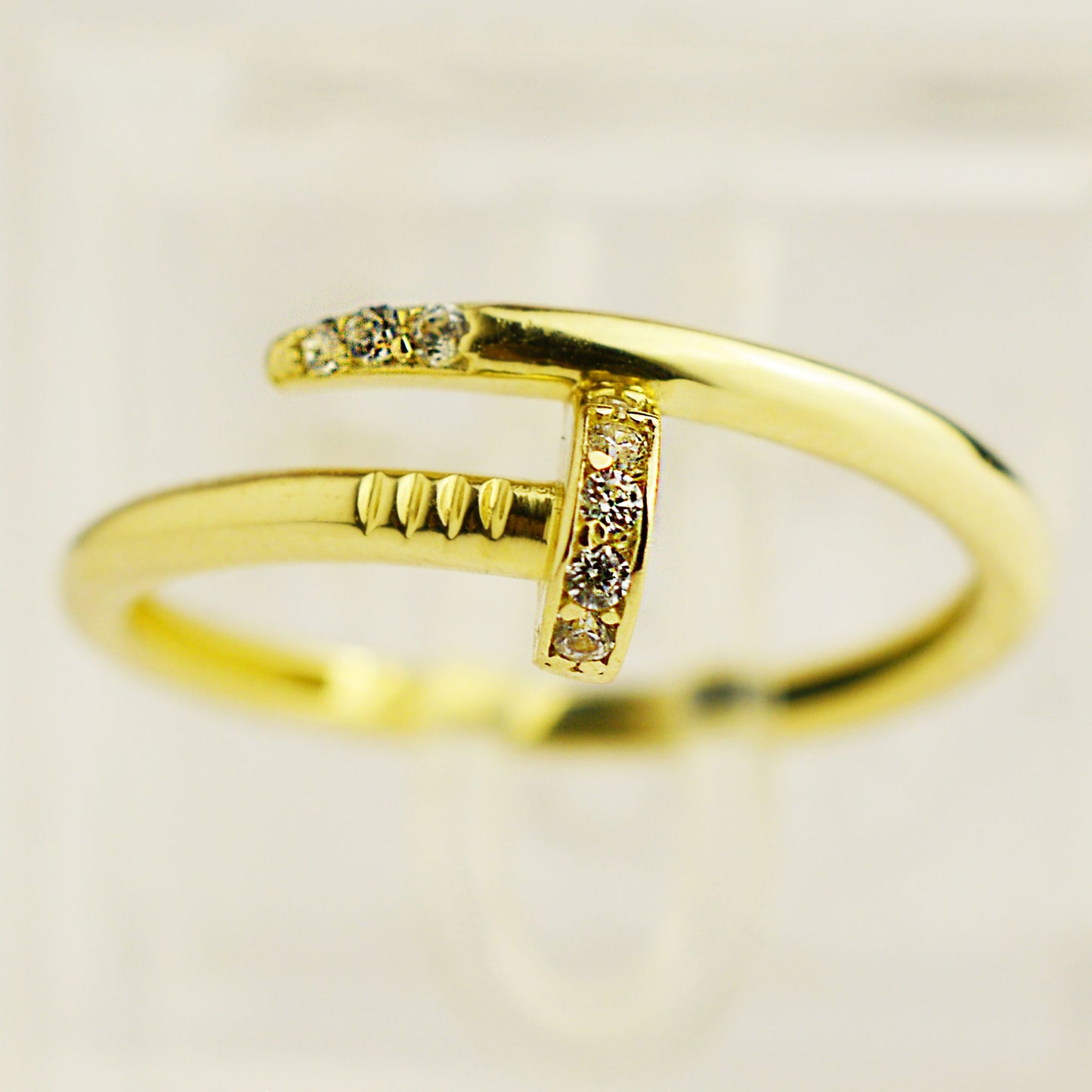Cartier-style yellow gold ring