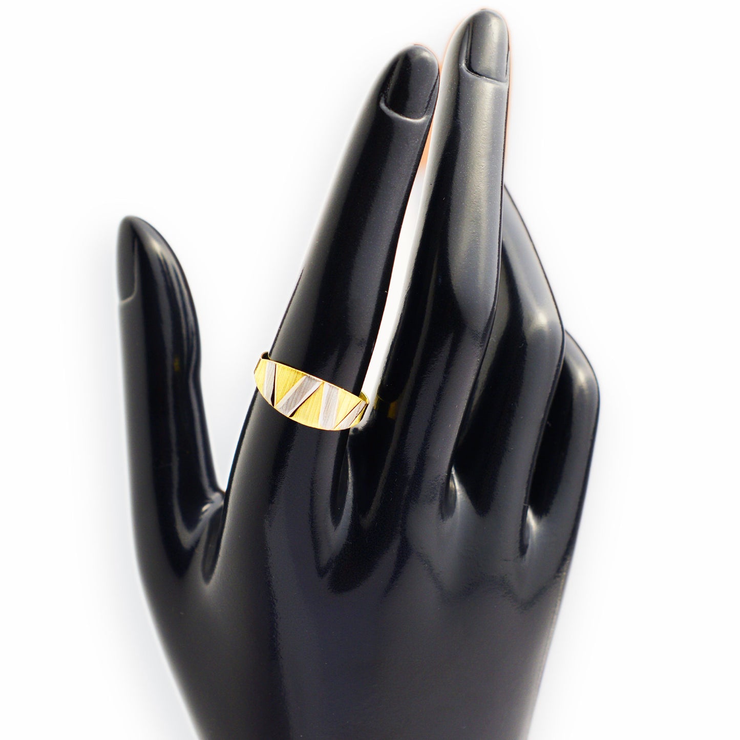 Gold oleconite ring