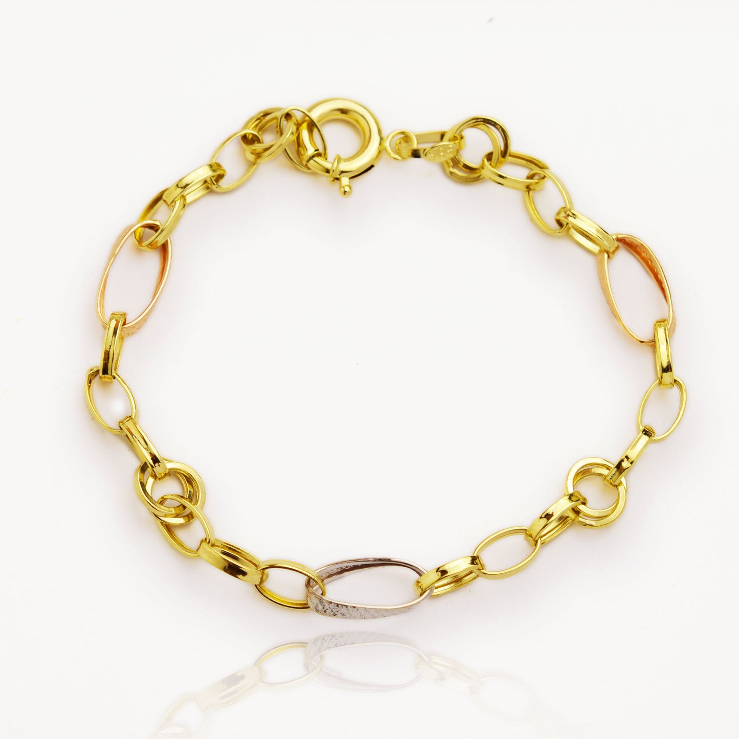 Златна гривна от бяло, жълто и розово злато