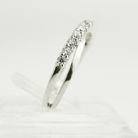 Български пръстен от бяло злато