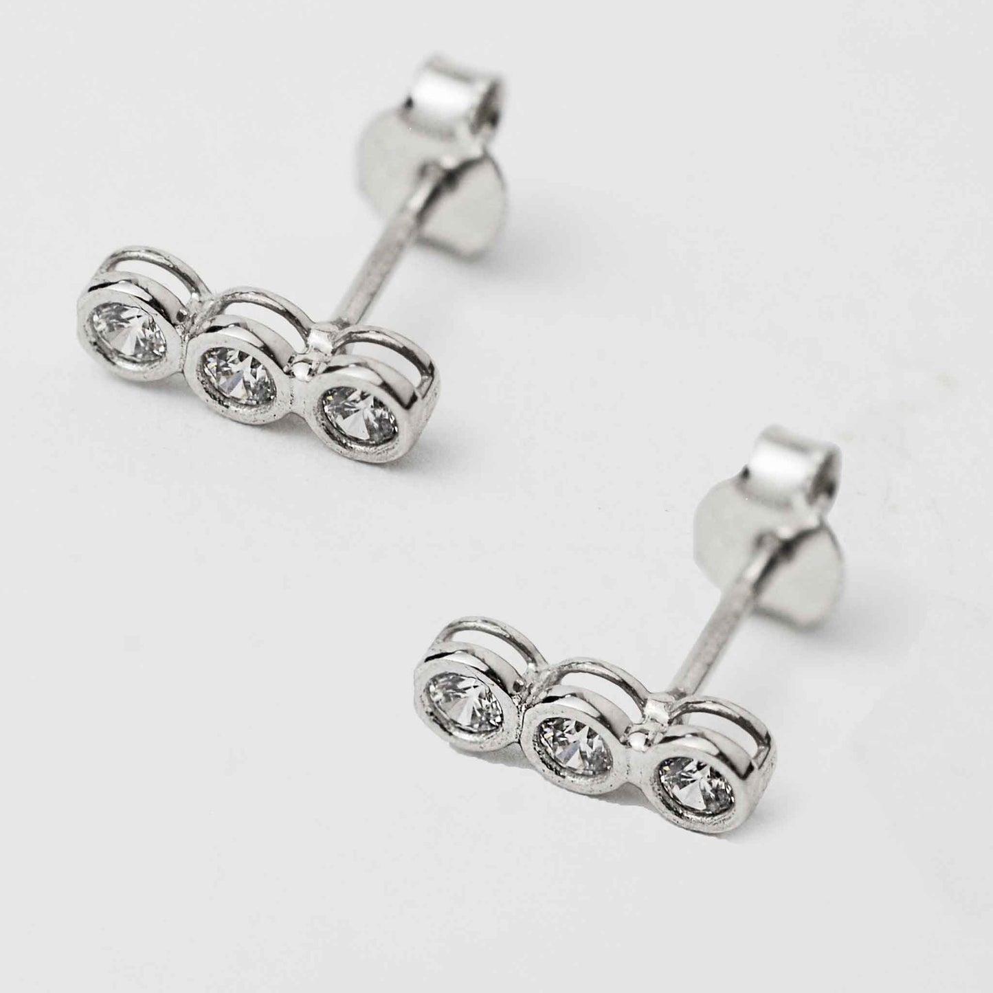 White gold screw earrings