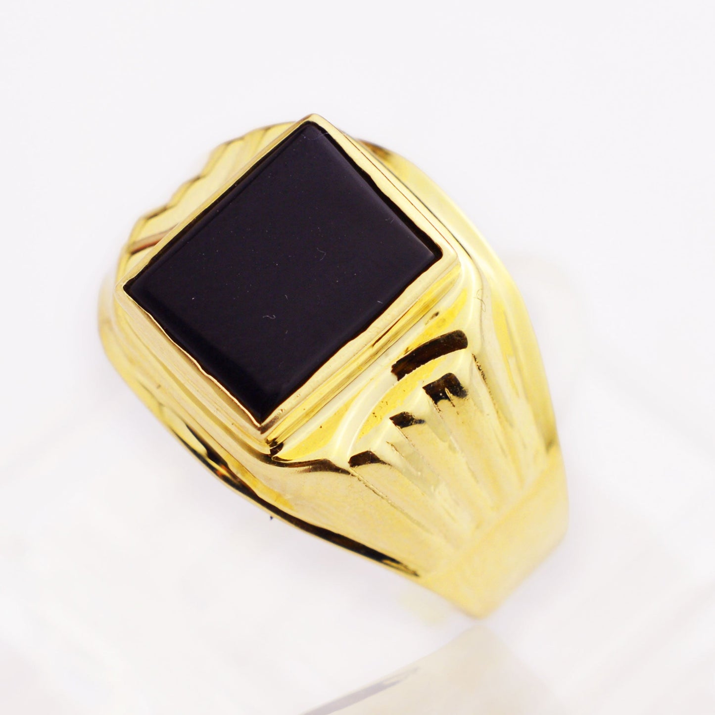 Златен пръстен Yaniko Gold