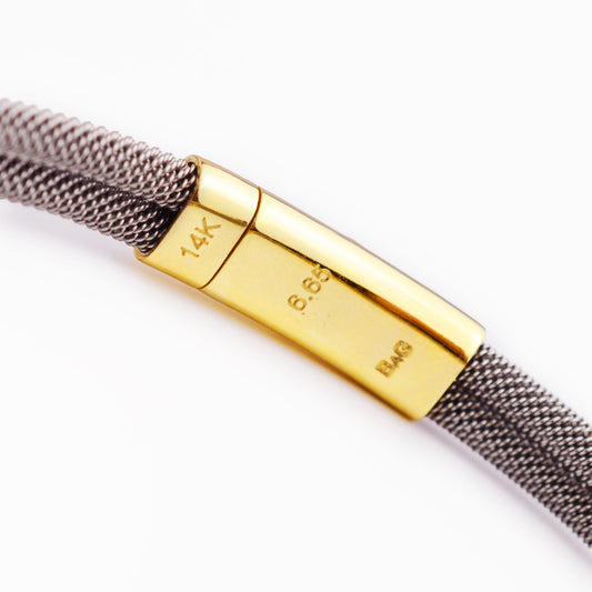 Златна гривна със стомана