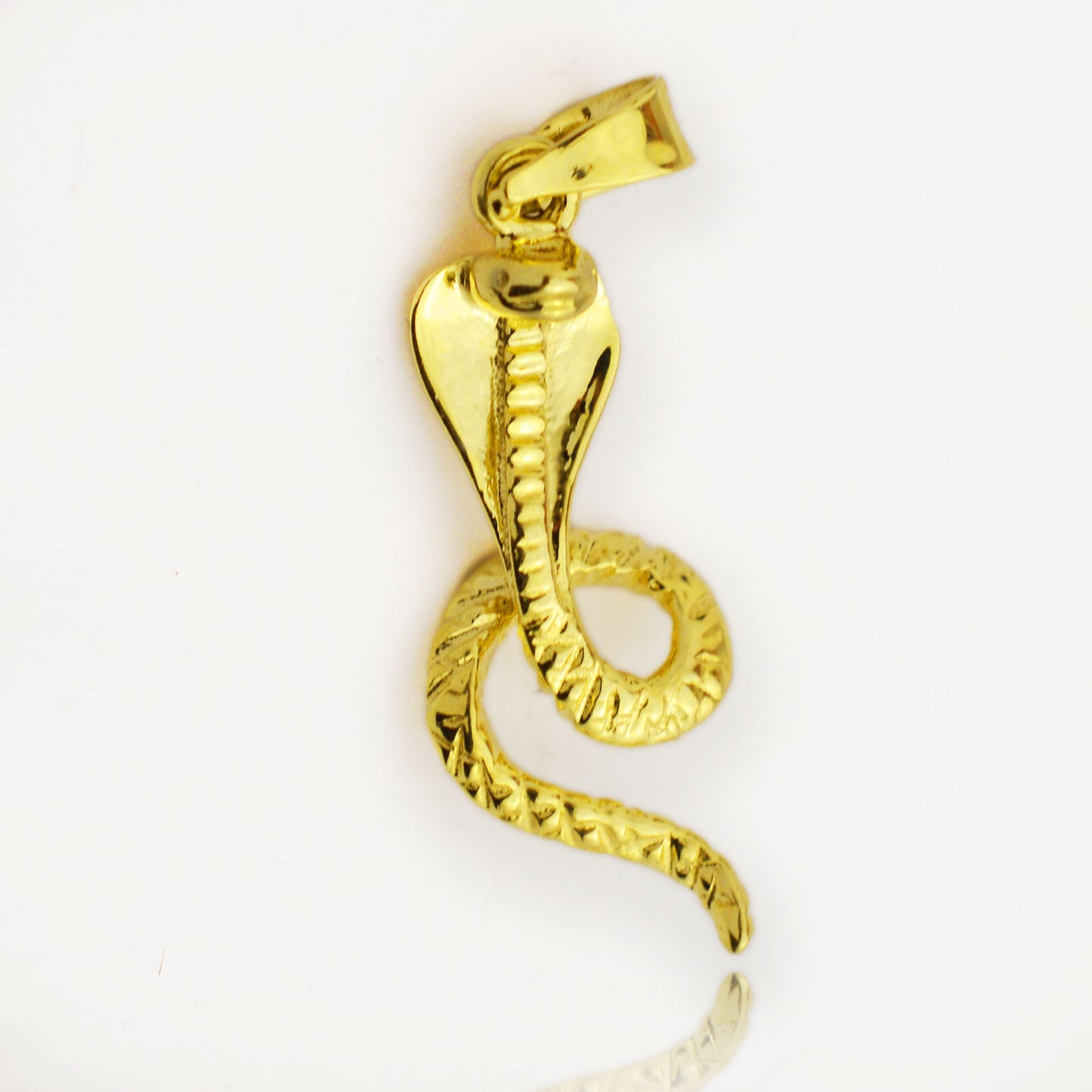 Златна висулка - Кобра (2.5см)