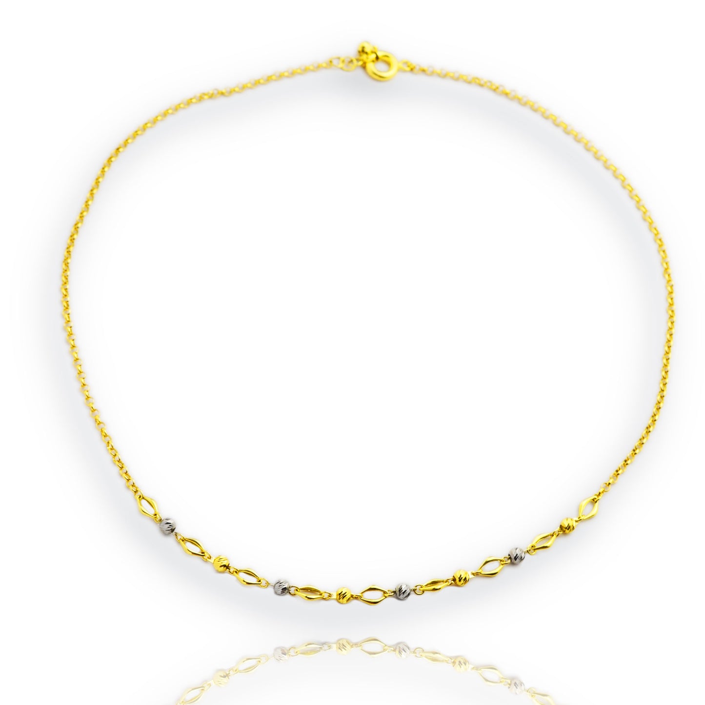 Gold chain made of white and yellow gold