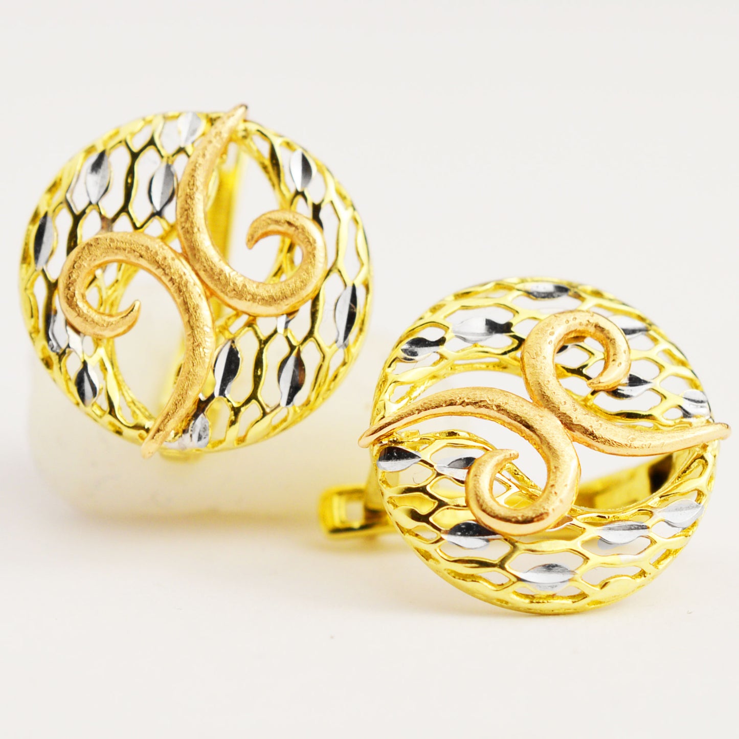Women's earrings with white, yellow and rose gold