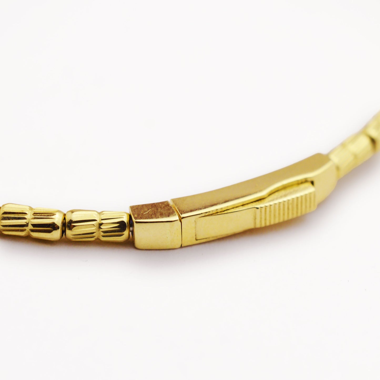 Златна твърда гривна