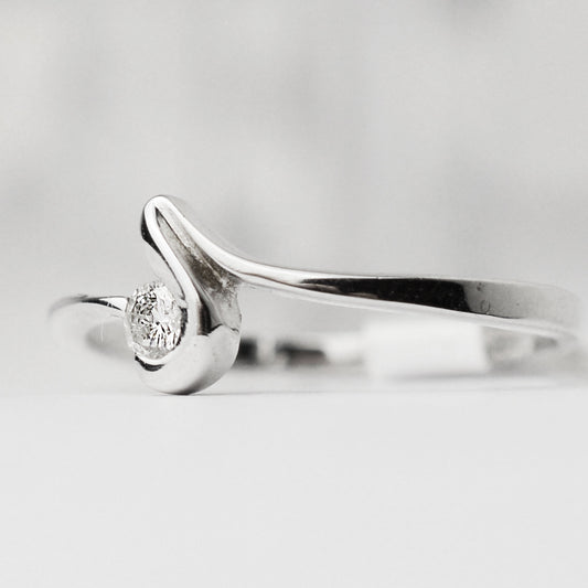 Пръстен от бяло злато и диамант