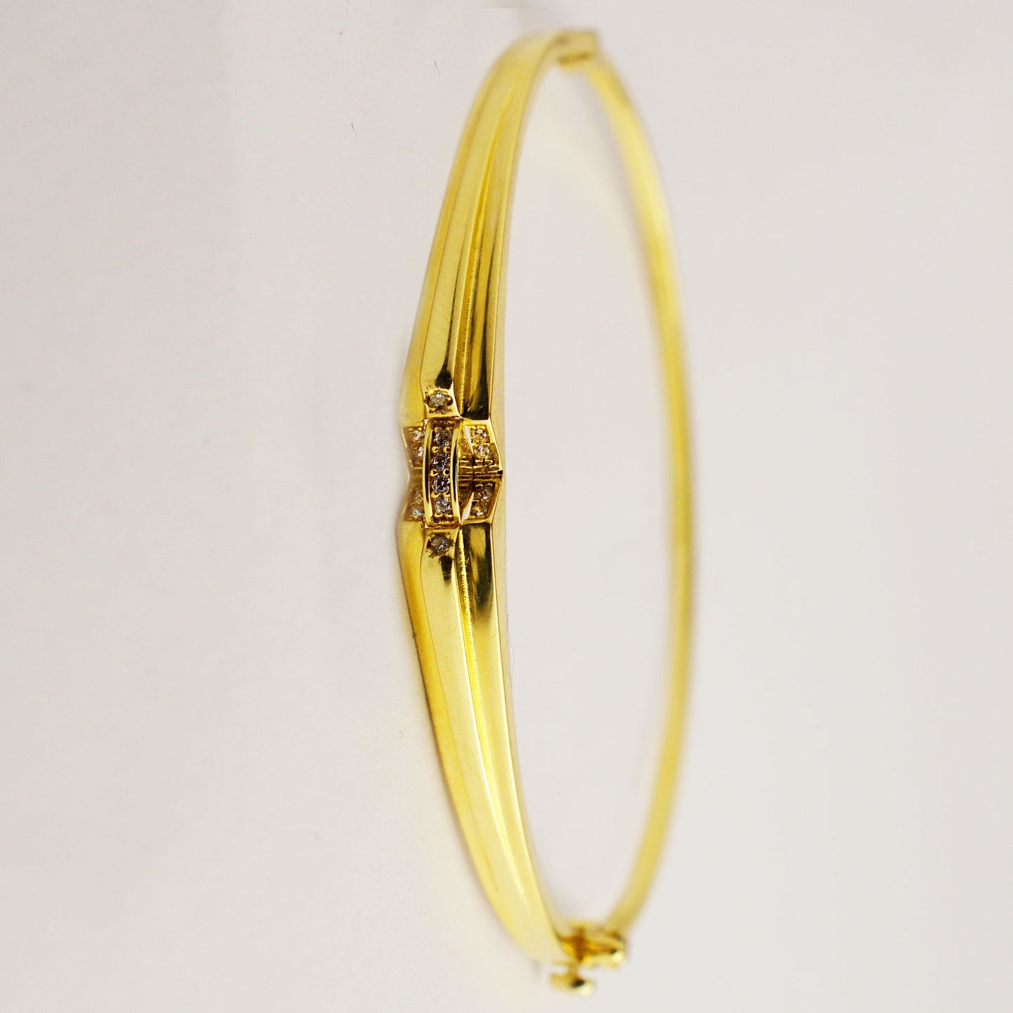 Златна твърда гривна Yaniko Gold