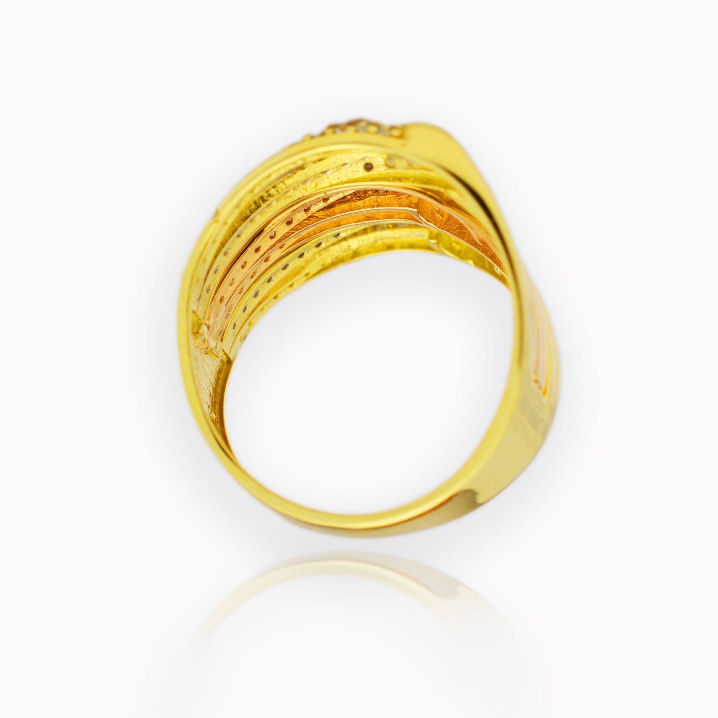 Gold ring made of white, yellow and rose gold