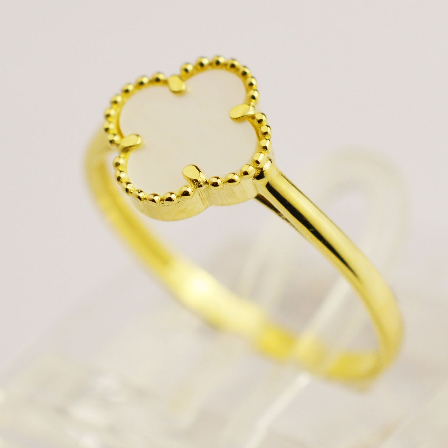 Златен пръстен Van Cleef (бял)