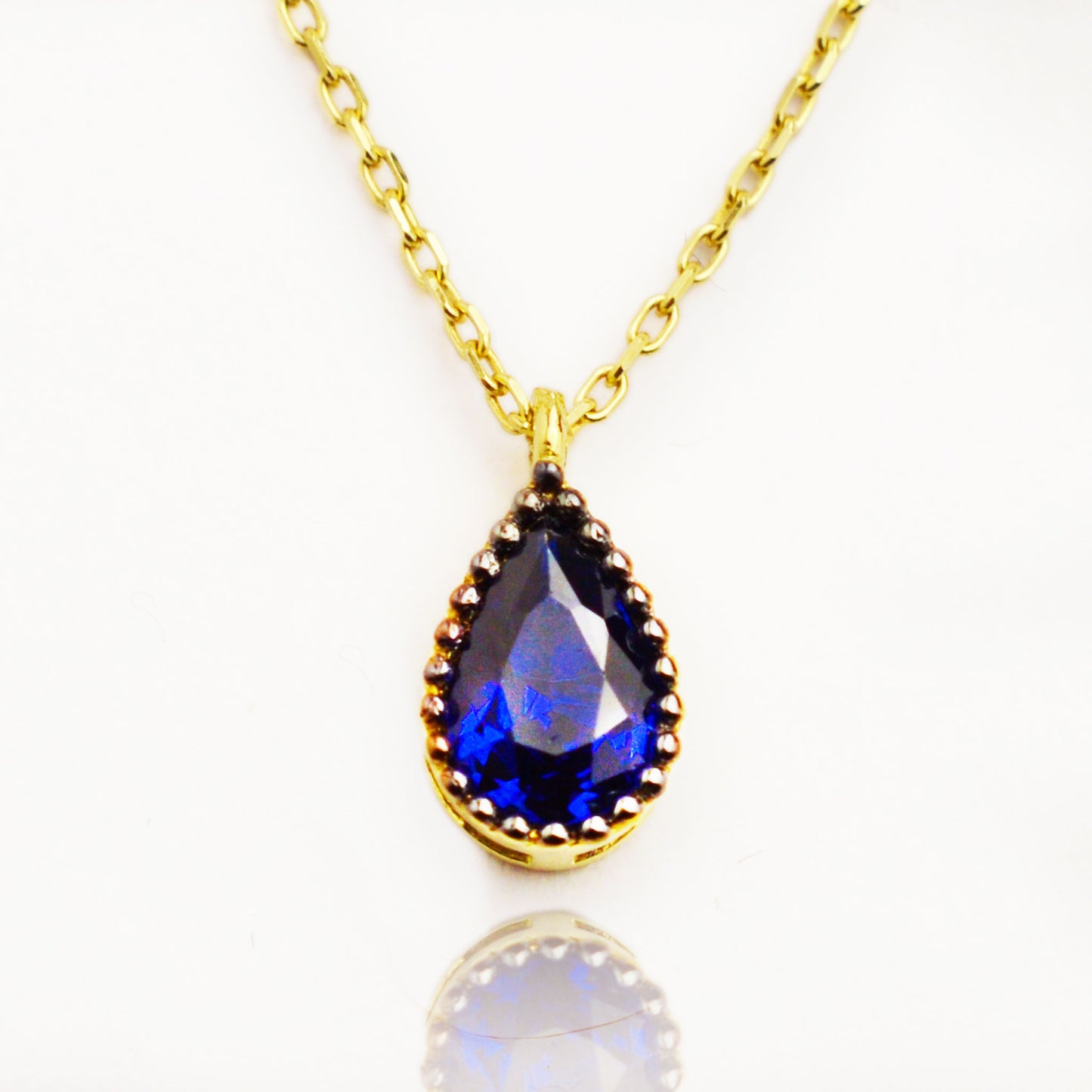 Златно колие