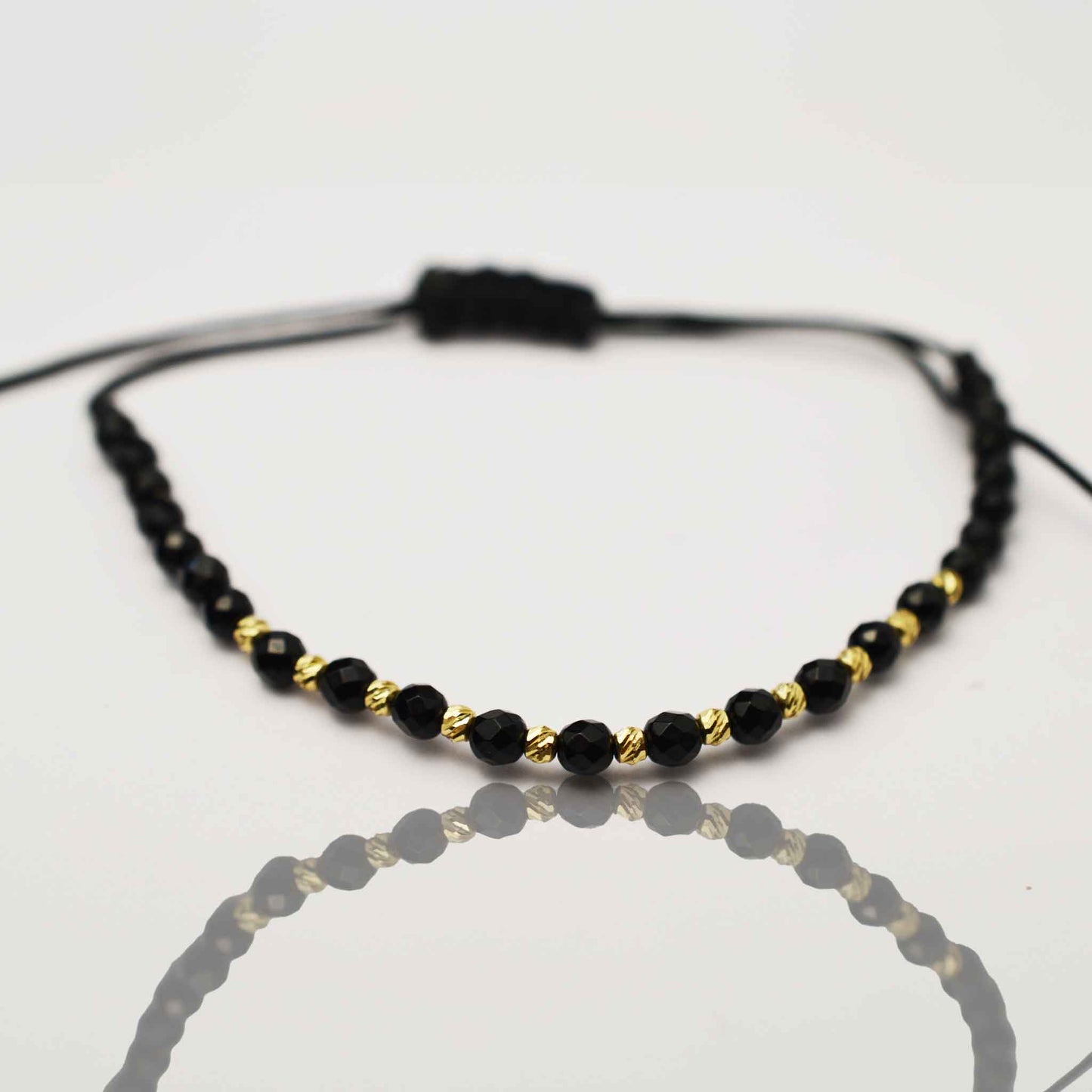 Злато на черен конец - Yaniko Gold