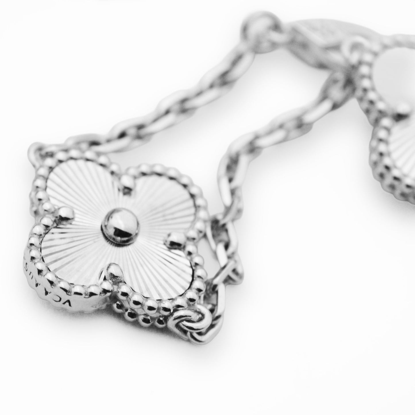 Златна гривна от бяло злато Van Cleef - Yaniko Gold