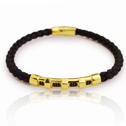 Златна мъжка гривна с черна кожа